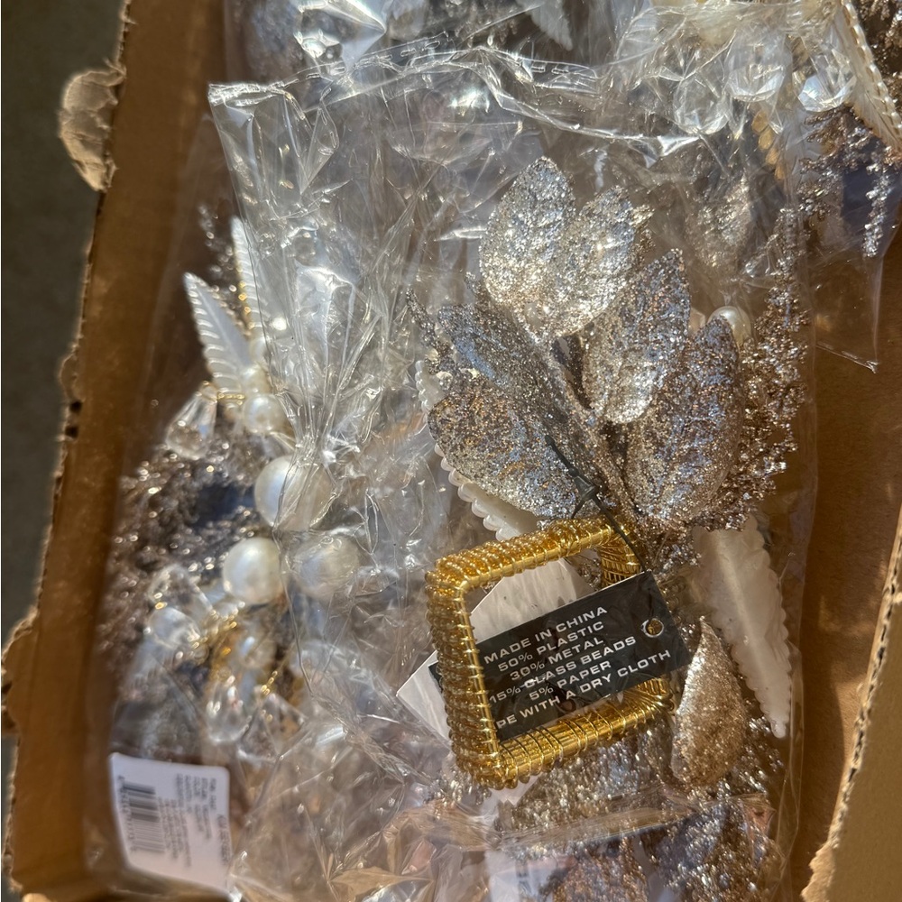 Kim Seybert Gilded Spray Napkin Rings - Set of 4 - NWT - Picture 11 of 16